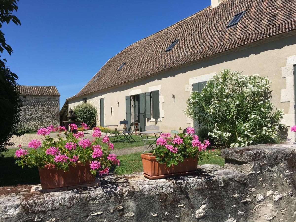 Bed and Breakfast La Ferme Buissonniere Bardou Exterior foto