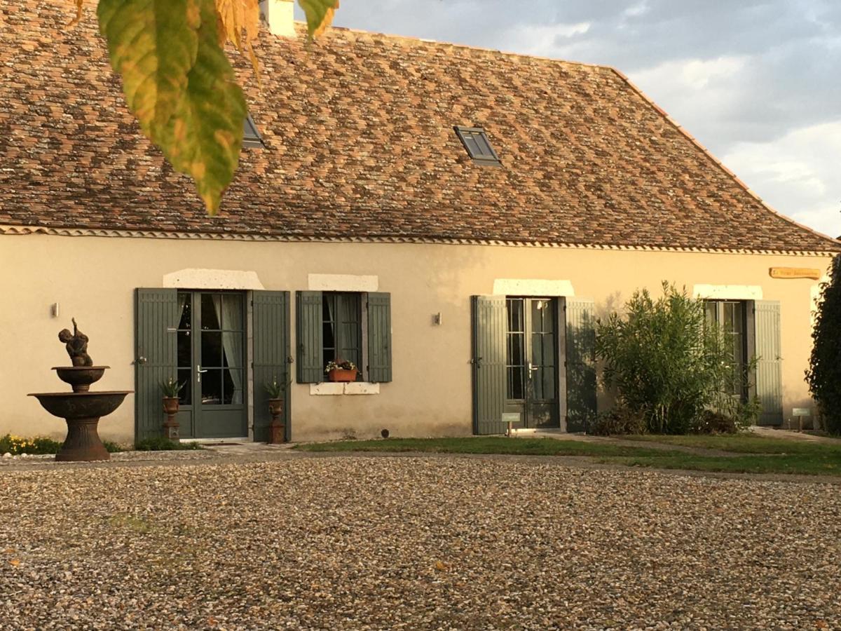 Bed and Breakfast La Ferme Buissonniere Bardou Exterior foto