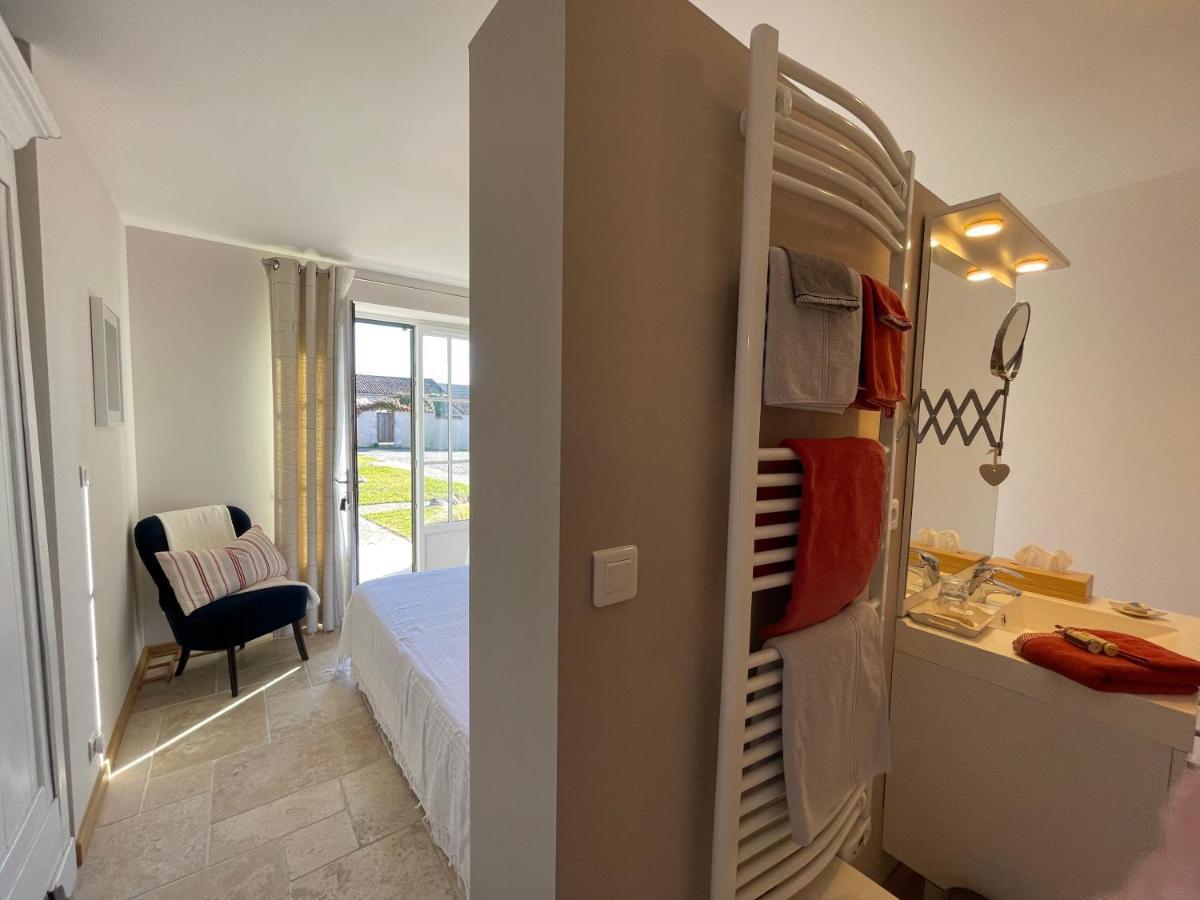 Bed and Breakfast La Ferme Buissonniere Bardou Exterior foto